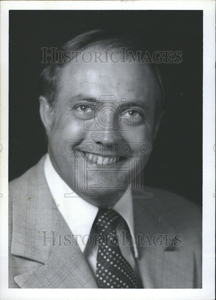 1975 Press Photo Lee Abbitt, Manager Burdimes, Clearwater Mall - Historic Images