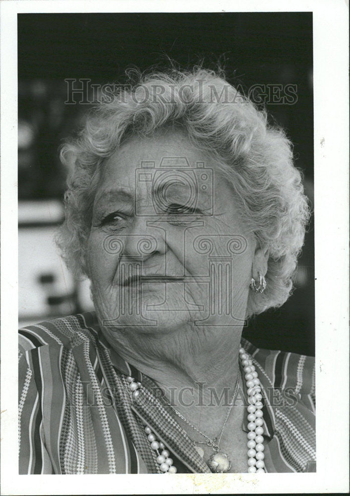 1986 Press Photo Dorothy White Aiello South Pasadena Rolyat Hotel guest - Historic Images