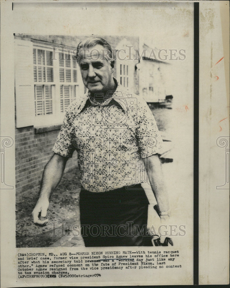 1974 Press Photo Former Vice President Spiro Agnew leaving his office - Historic Images