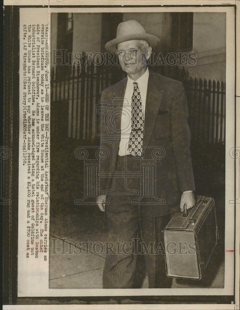 1958 Press Photo Sherman Adams Briefcase White House Eisenhower Bernard Goldfin - Historic Images