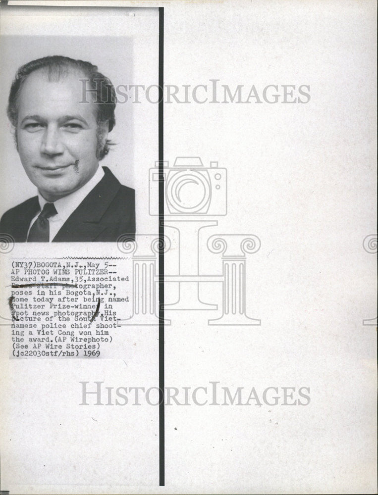 1969 Press Photo Wins Pulitzer  Edward Adams Bogota Vietnamese  Congress South - Historic Images