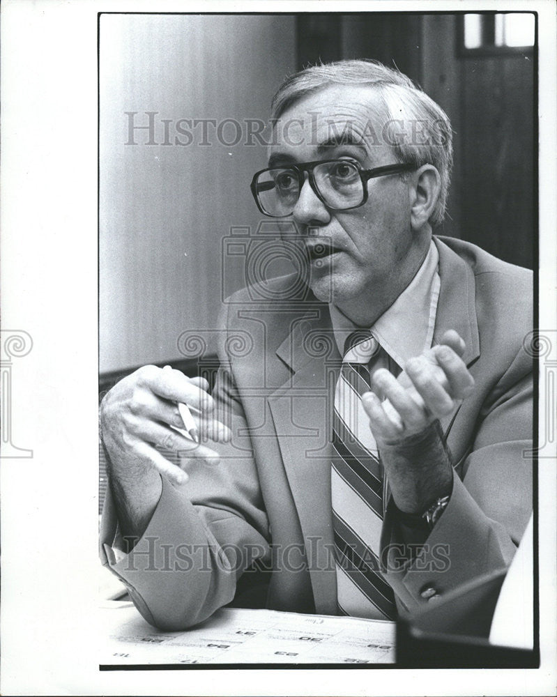 1985 Press Photo Don Adams Pro Education Editor - Historic Images