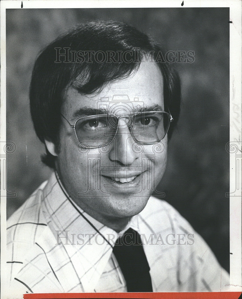 1977 Press Photo Rick Abrams News Reporter Fraser Hale - Historic Images