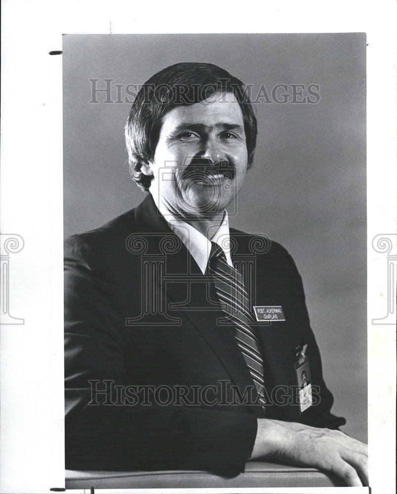 1982 Press Photo Rev Robert Ackerman Bayfront Medical center emergency chaplain - Historic Images