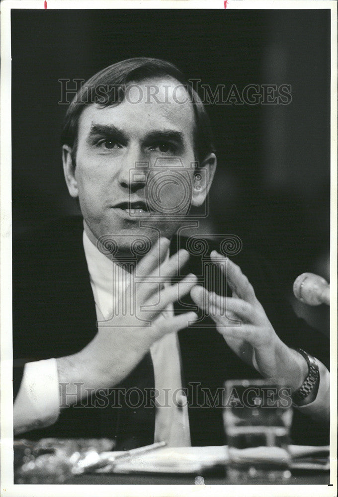 1988 Press Photo Elliott Abrams Senate Foreign Relations Committee Capitol Hill - Historic Images