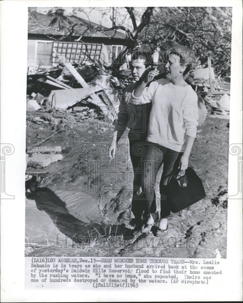 1963 Press Photo Mrs Leslie Behunin Baldwin Hills Reservoir Flood Husband Water - Historic Images