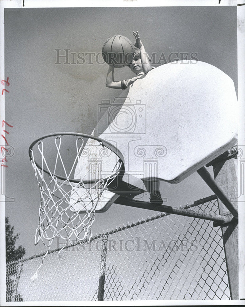 1979 Press Photo Robert Youth Center Basketball Players Association Chicago - Historic Images