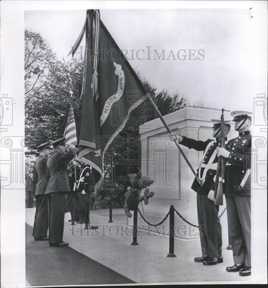 1953 Press Photo Marine Corp tomb pre Armistice Day ceremony Arlington - Historic Images