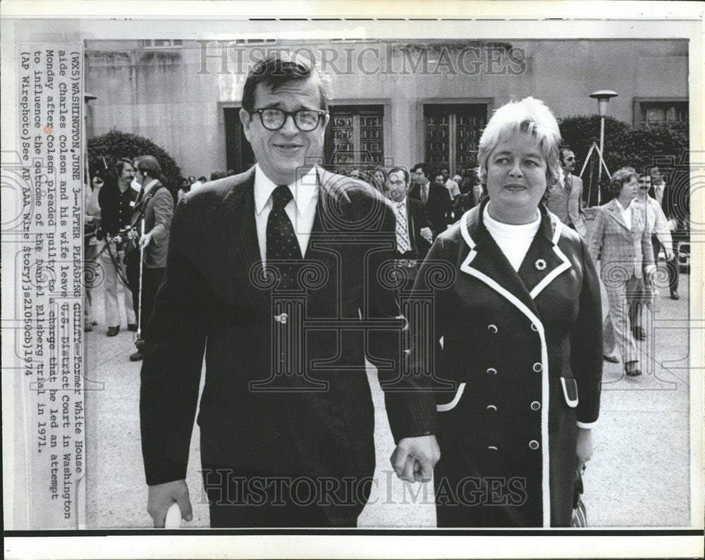 1974 Press Photo Former White House Charles Colson wife court Washington US - Historic Images