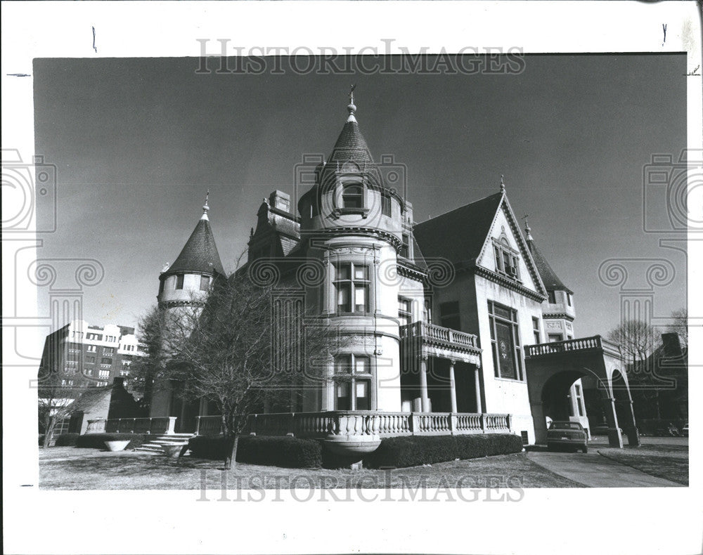 1991 Press Photo Smiley Bros mansion up for sale. - Historic Images