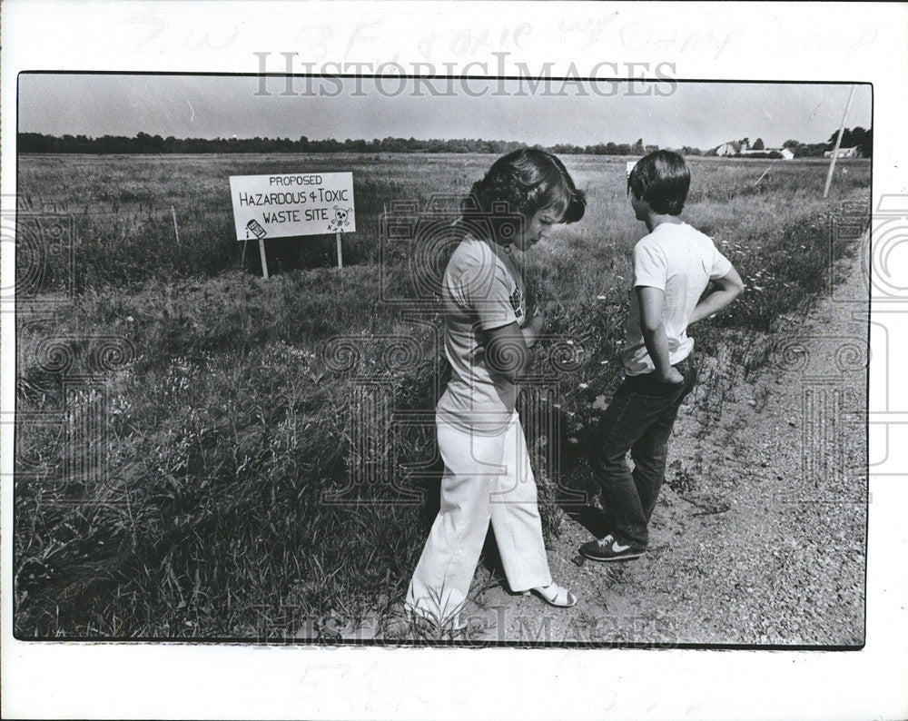 1983 Press Photo Chemical Michigan Metro Propose Waste Site Leader  Kid Kasperek - Historic Images