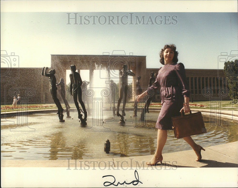 1984 Press Photo Dr. Lillian Bauder acting president of Cranbrook academy - Historic Images