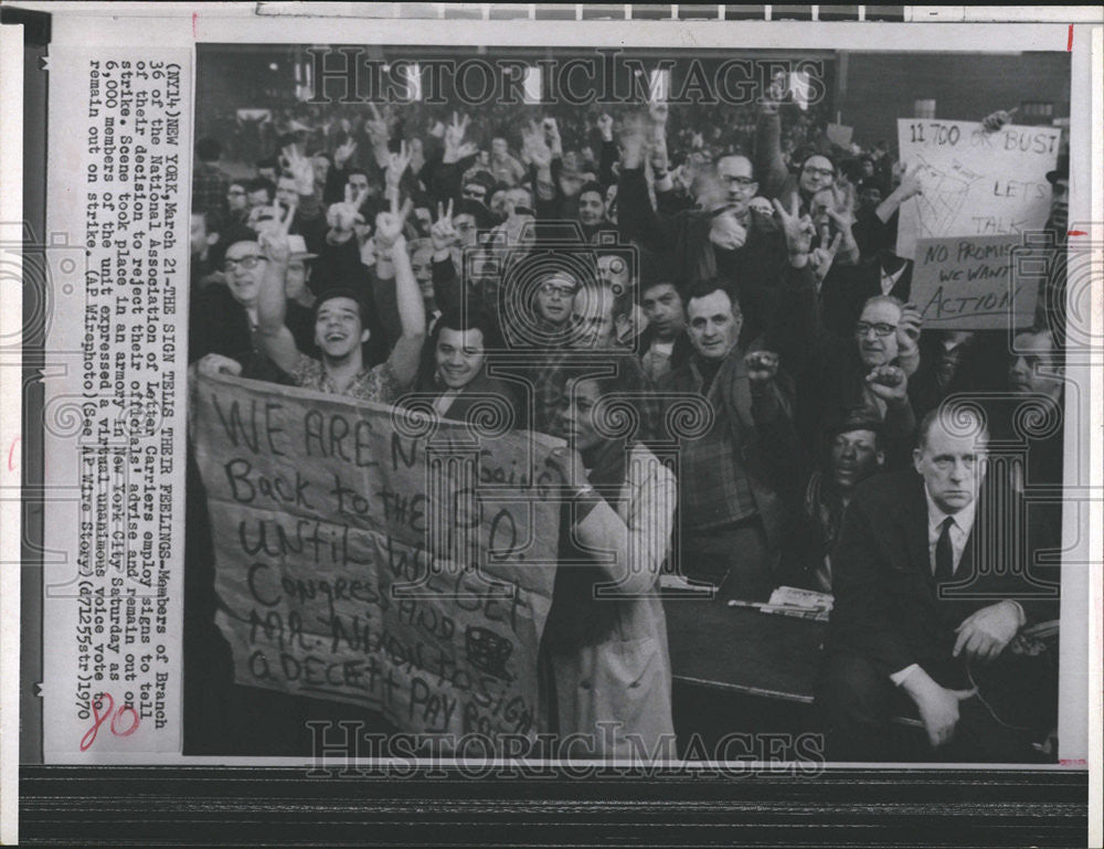 1970 Press Photo Feelings Armory National Association Letter NY - Historic Images