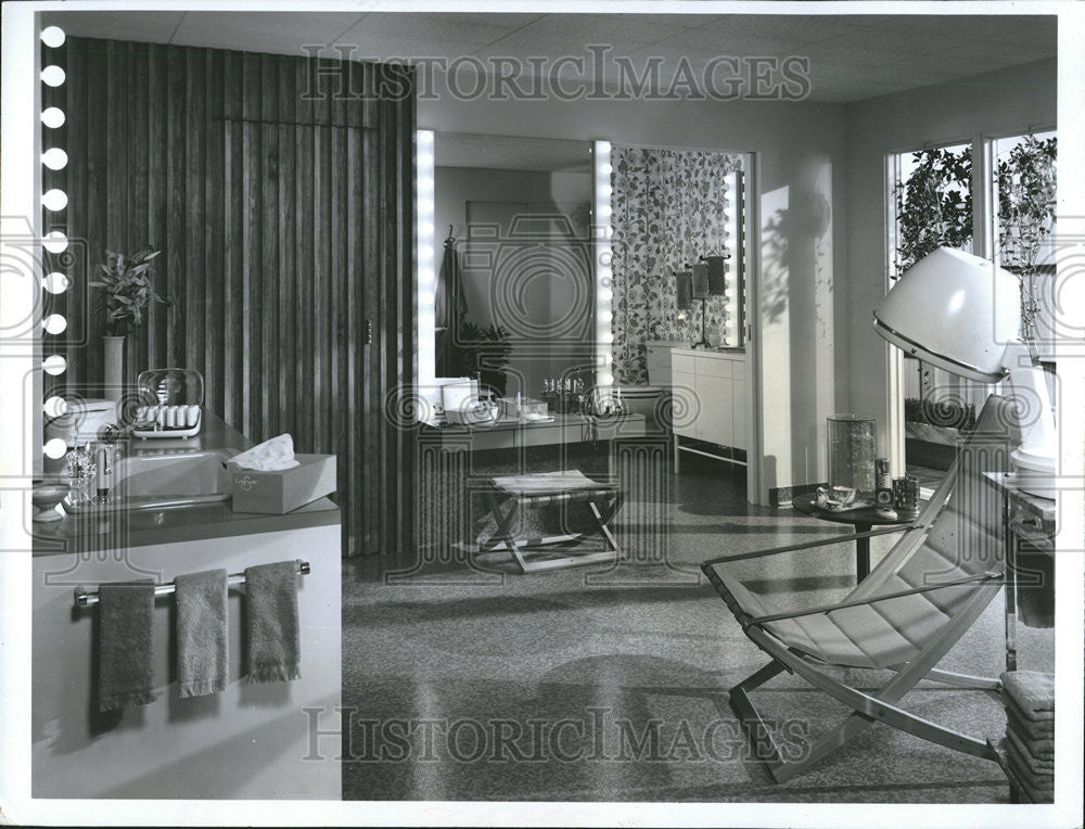 1968 Press Photo Modern bathroom design - Historic Images