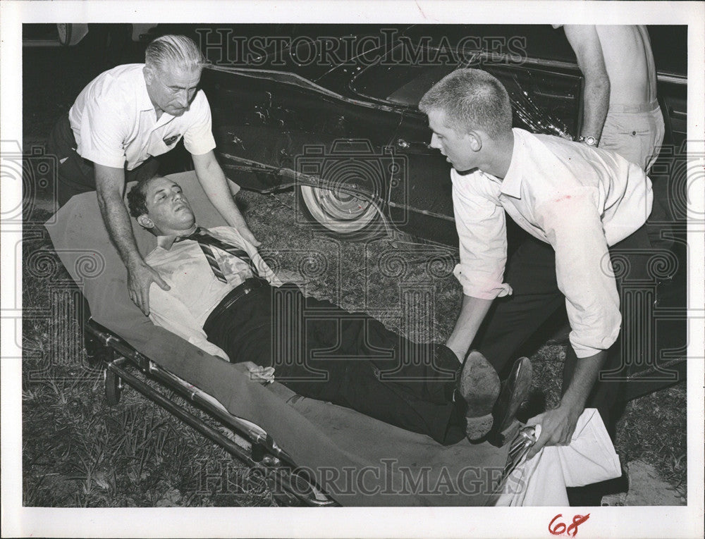 1962 Press Photo Robber figured in a car accident after car chase with police - Historic Images