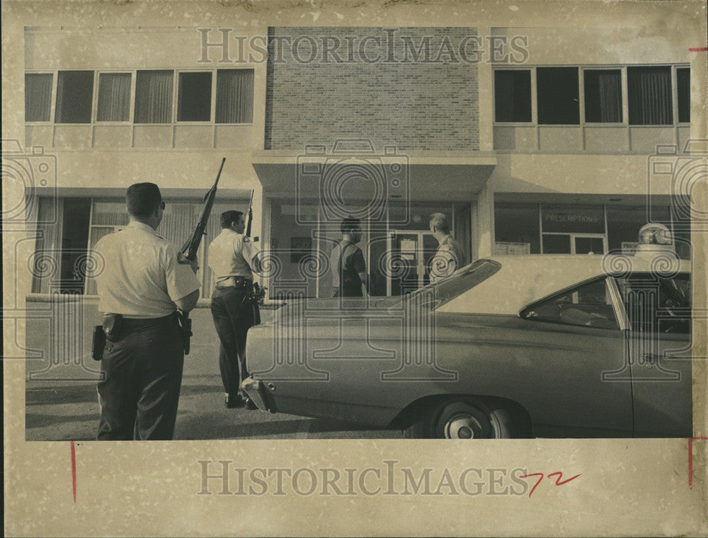 1968 Press Photo St Petersburg Police Hunt Burglary Suspect - Historic Images