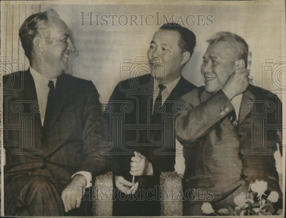 1969 Press Photo Secretary of State William Rogers Meets With Tran Van Huong - Historic Images