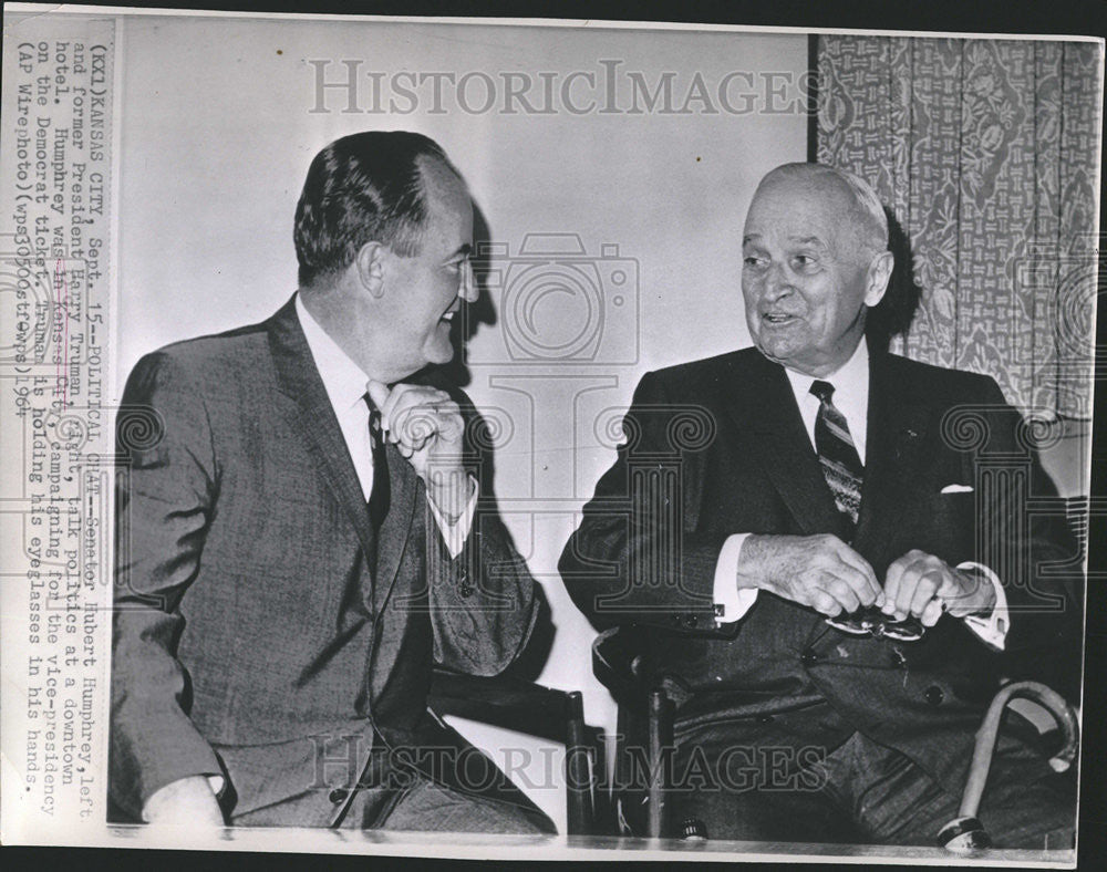 1964 Press Photo Hubert Humphrey Harry Truman Kansad Democrate Campaigning - Historic Images