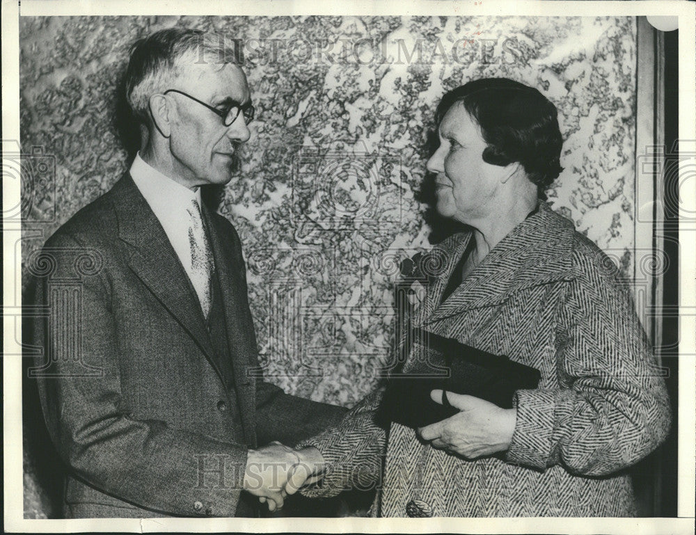 1936 Press Photo Dr. E. F. Townsend Meets with his Sister Mrs. W. D. Spencer - Historic Images