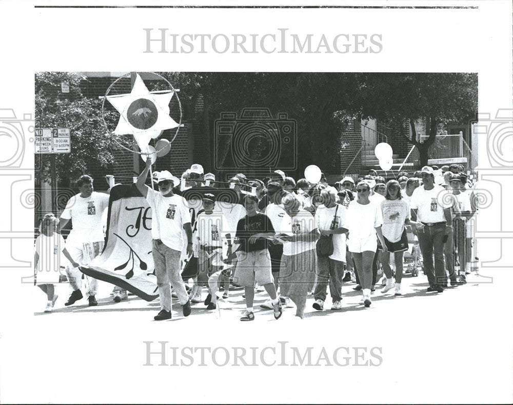 1993 Press Photo  Faith Peters burg Inter dimensional March Jesus Tampa London - Historic Images