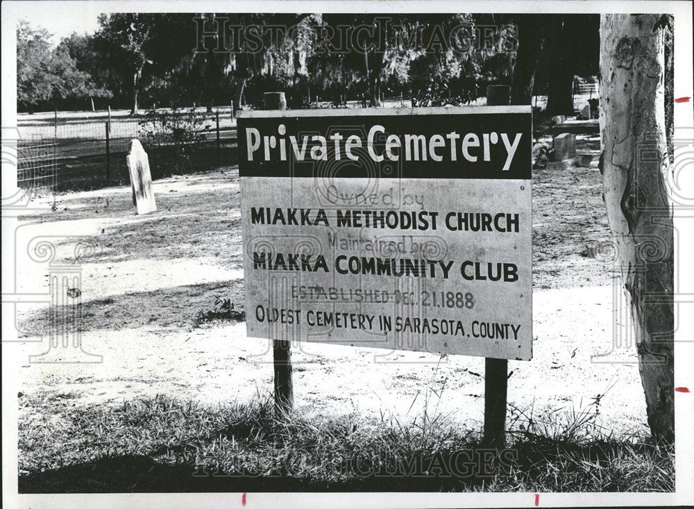 1972 Press Photo Private Cemetery Miakka Methodist Church Miakka Community Club - Historic Images