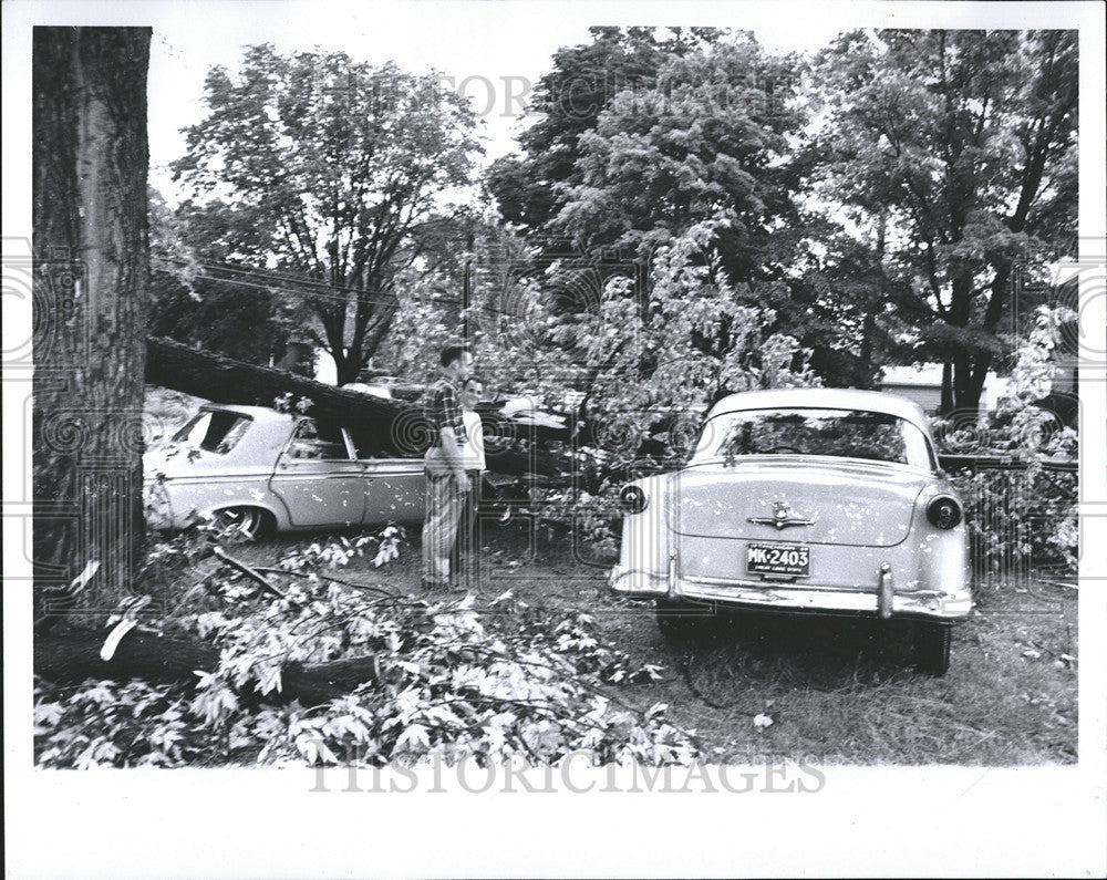 1969 Press Photo Storm Clinton River Road Sterling heights Michigan Car Snap - Historic Images