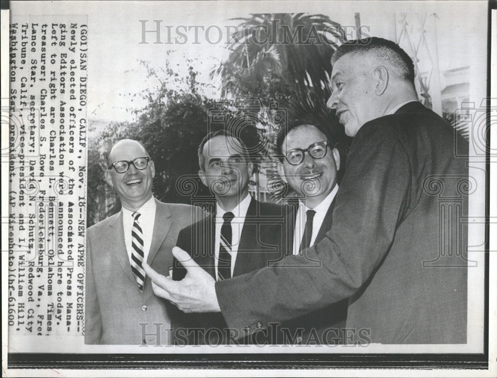 1966 Press Photo OFFICERS ASSOCIATED PRESS AMERICAN NEWS AGENCY CHARLES ROWE - Historic Images