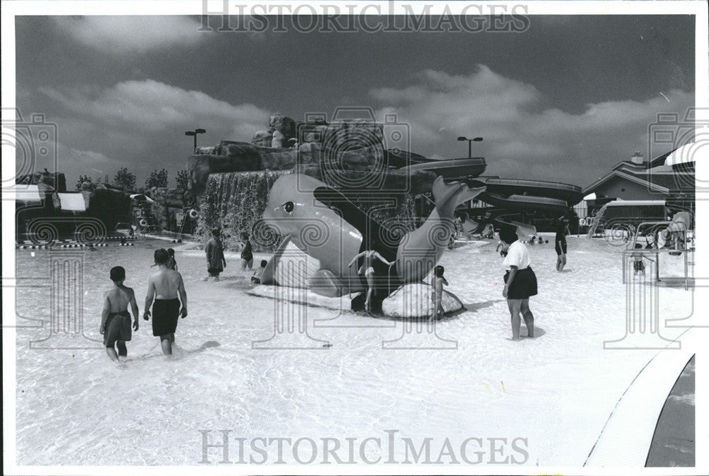 1993 Press Photo Aquatic Water Park Wheeling Enormous Splash-O-Rama Disney-Like - Historic Images