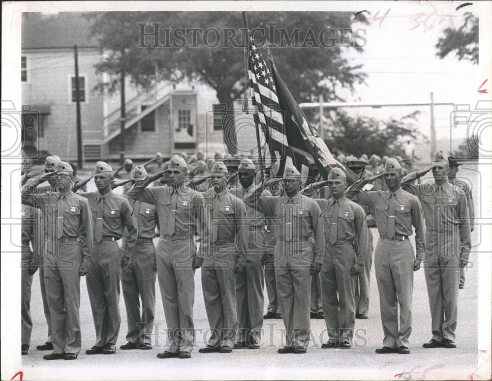 1967 Press Photo Marine Smartly Saluting Flag During Graduation Ceremonies - Historic Images