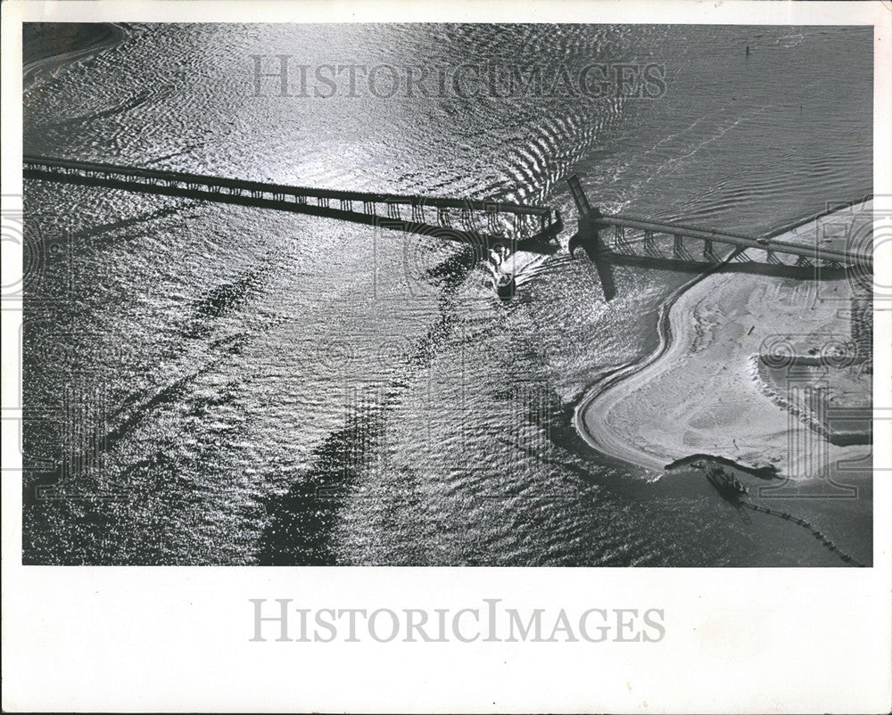 1963 Press Photo Aerial view of Suncoast, Clearwater Pass bridge - Historic Images