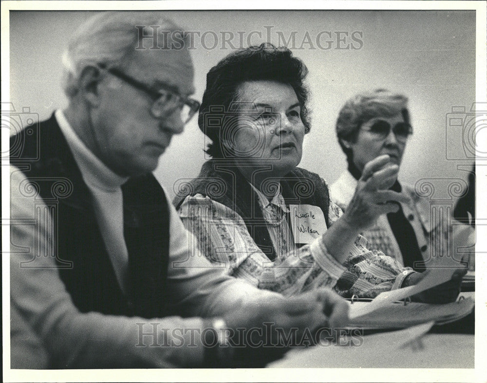 1987 Press Photo College Du Page Older Adult Institute Class Illinois - Historic Images