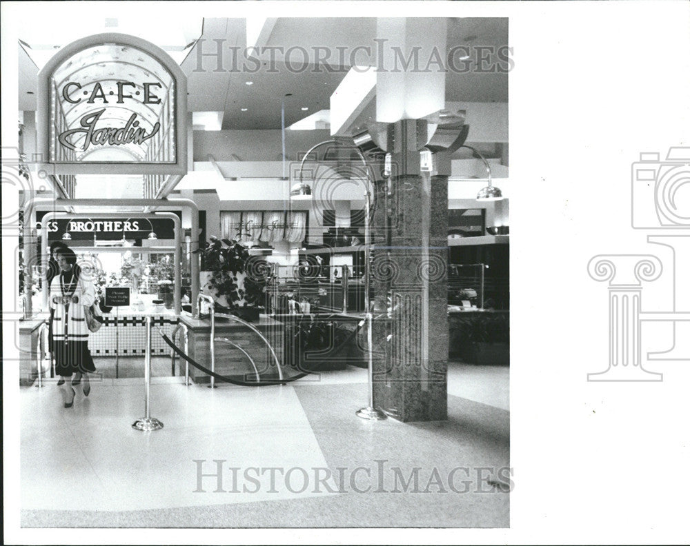 1986 Press Photo Cafe Jardin at Somerset Mall - Historic Images