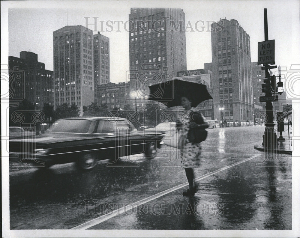 1966 Press Photo Rain Storms Detroit Michigan - Historic Images
