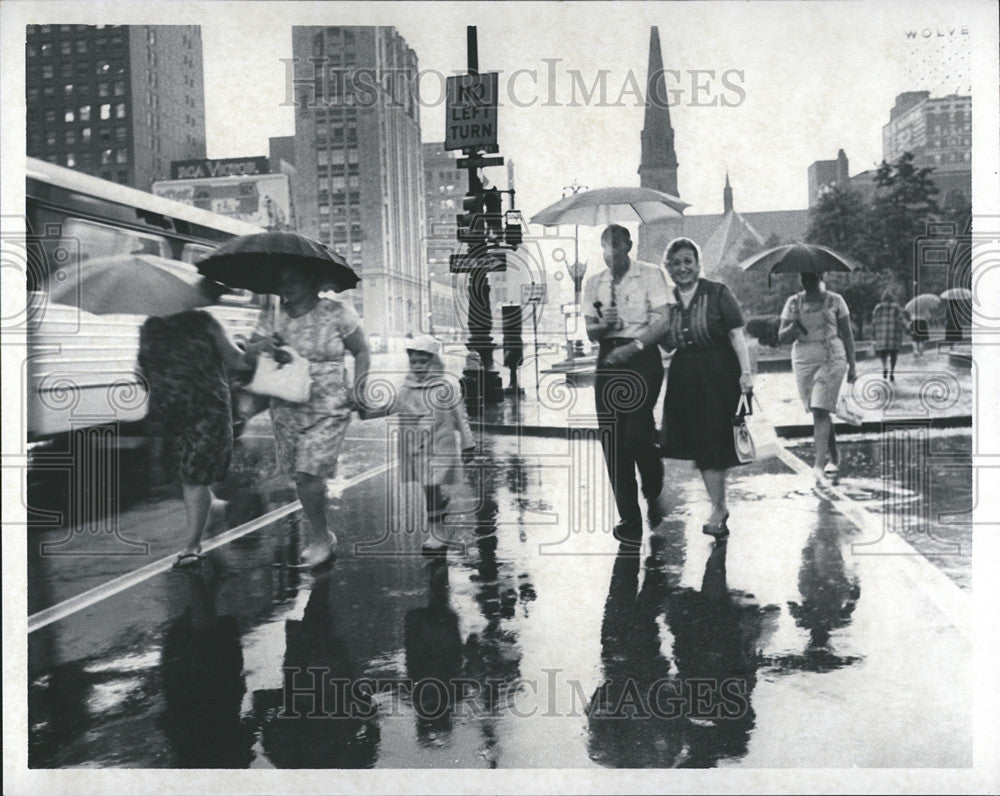 1966 Press Photo Storms Detroit Michigan - Historic Images