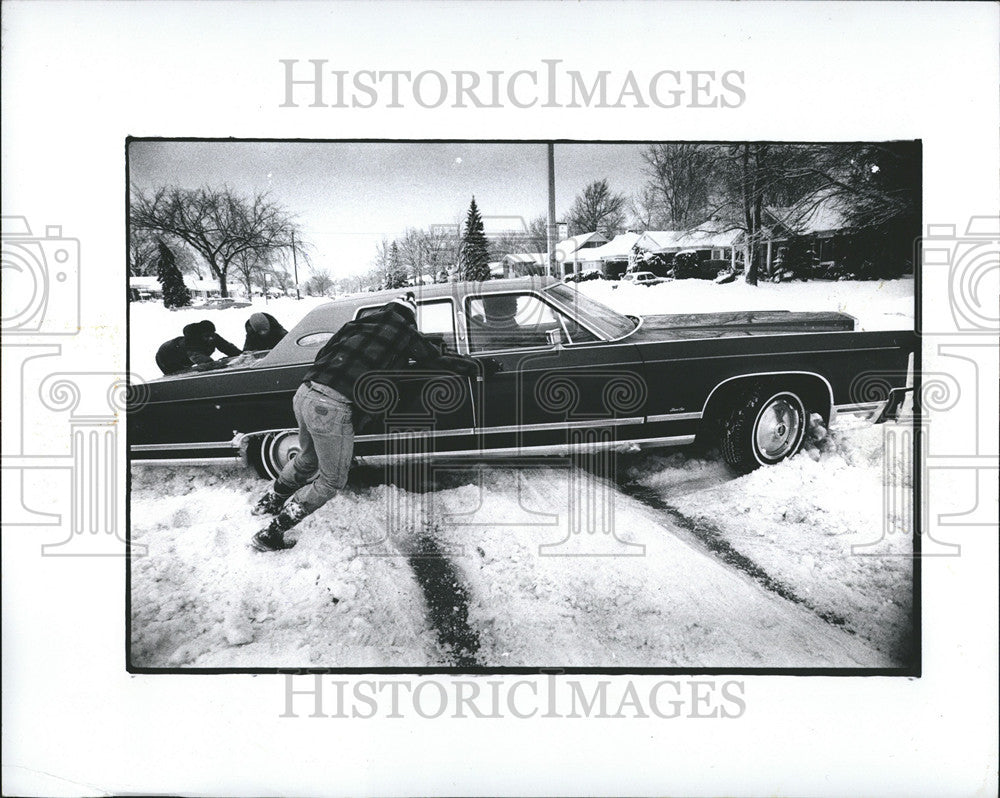 1968 Press Photo Storms Det Michelle Senra  Harper Woods - Historic Images