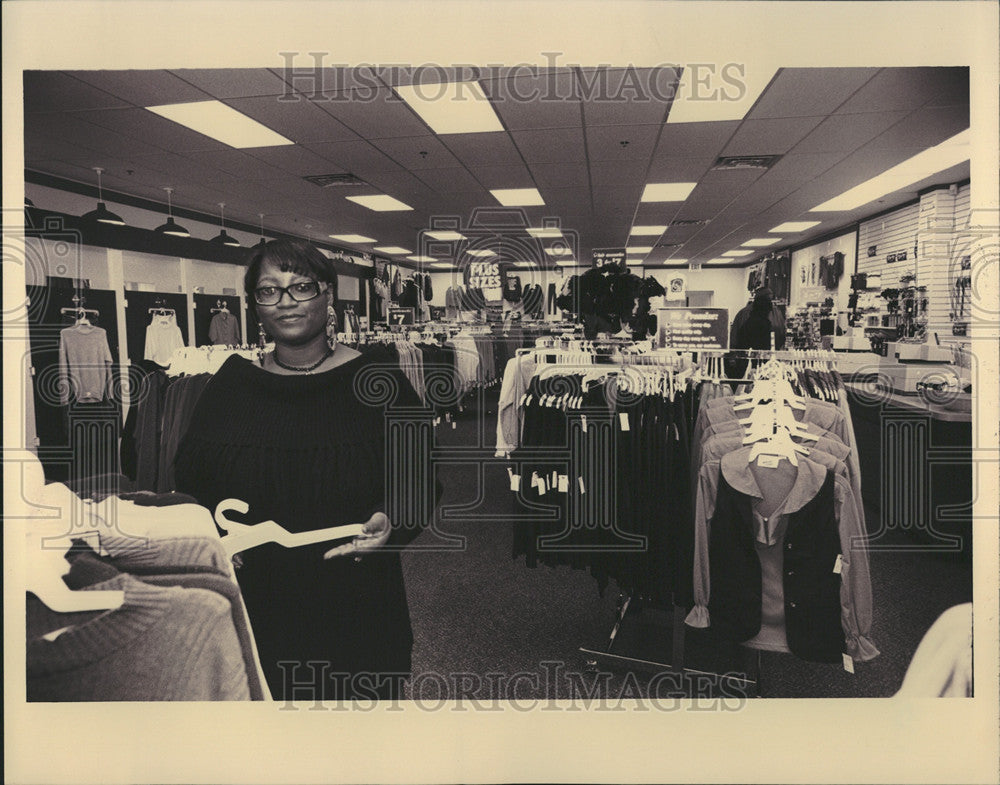 1994 Press Photo Riverbend Shopping Plaza Opens For Business - Historic Images