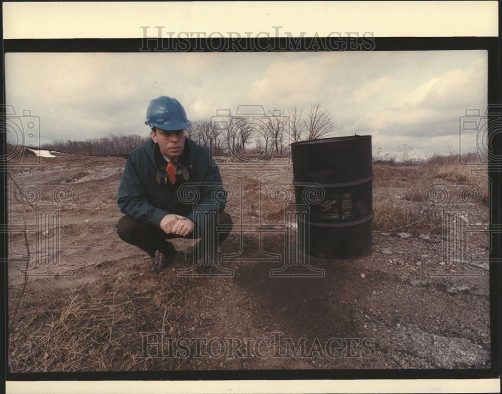 1983 Press Photo Chemicals Environmental Protection Agency Official Dump Site - Historic Images