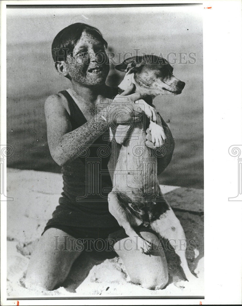 1986 Press Photo Jack &#39;Freckles&#39; Ackerman With His Dog - Historic Images