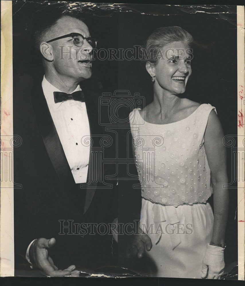 1963 Press Photo Florida Secretary State Tom Adams Wife Roess Party Bath Club - Historic Images