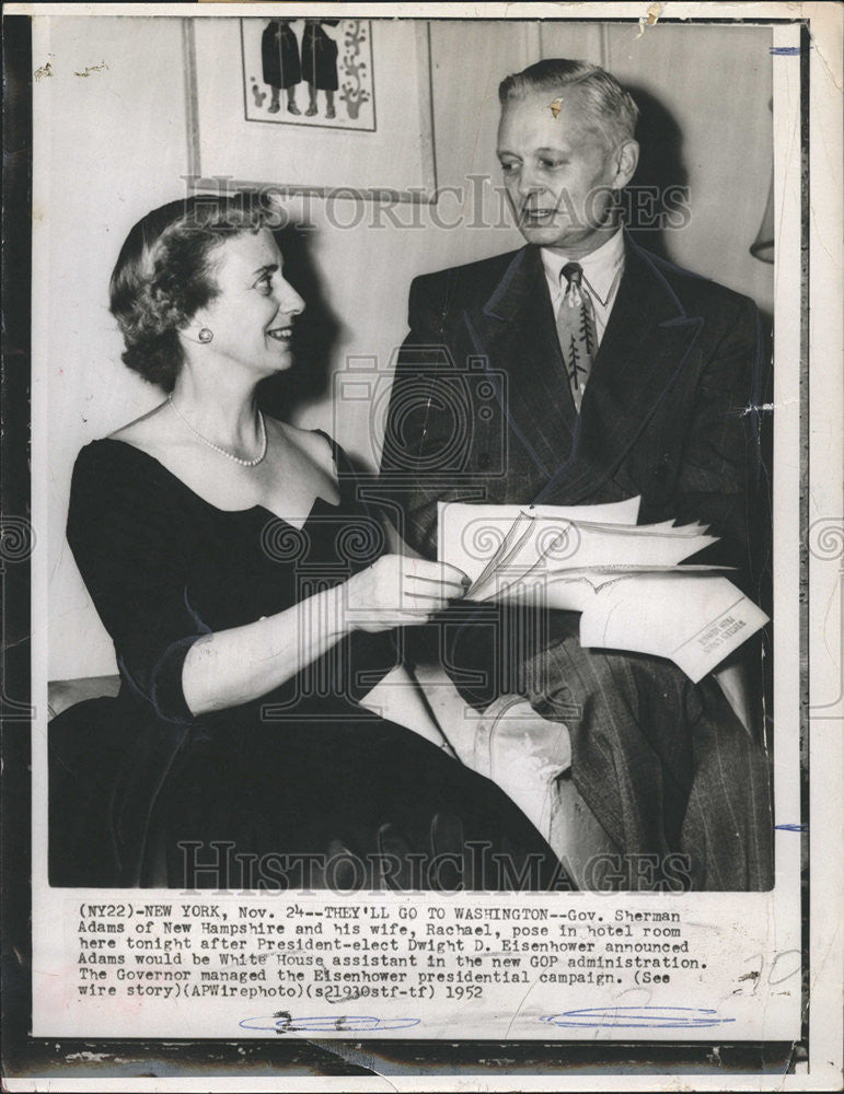 1952 Press Photo Gov. Sherman Adams and wife Rachel in hotel room - Historic Images