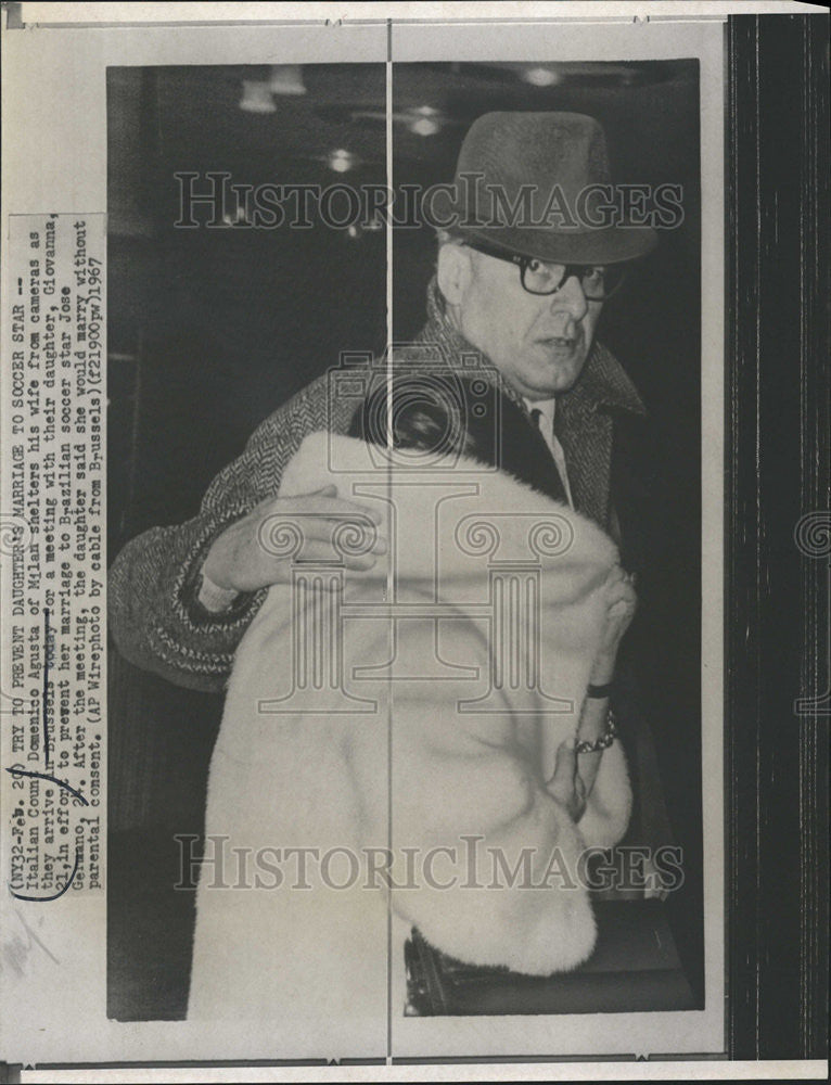 1967 Press Photo Italian Count Domenico Agusta Wife Milan Brussels - Historic Images