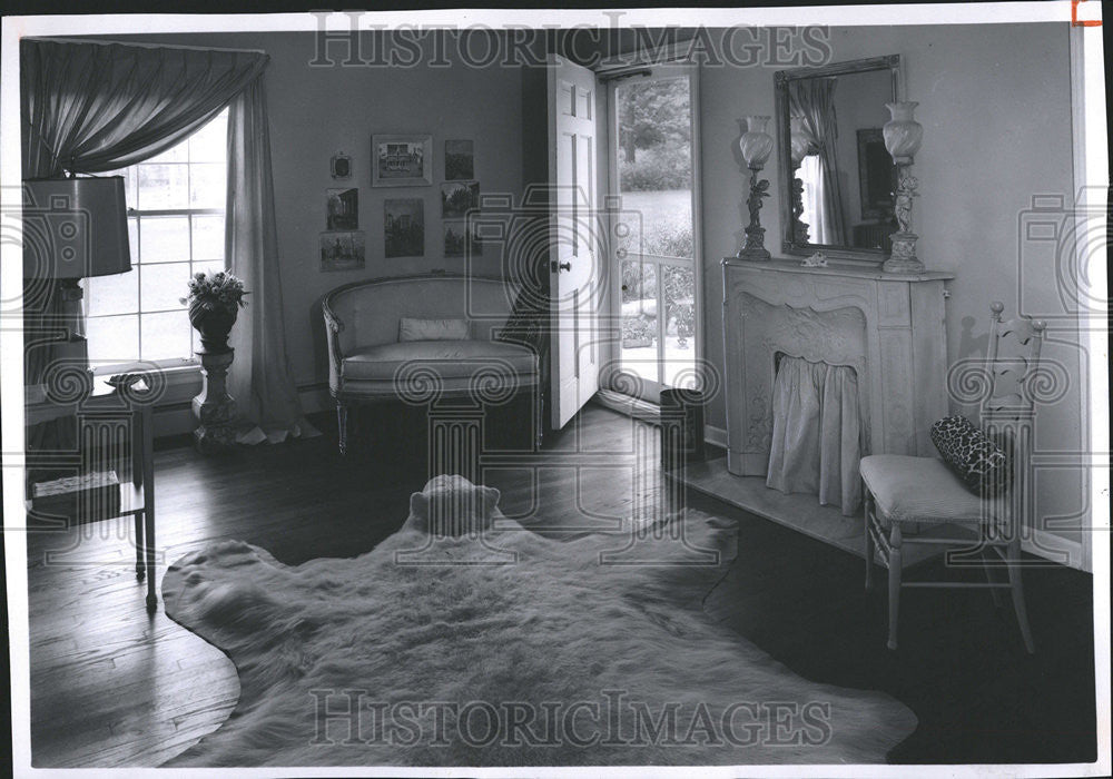 1966 Press Photo Dorville Farm Barrington Hills Bedroom Feminine - Historic Images