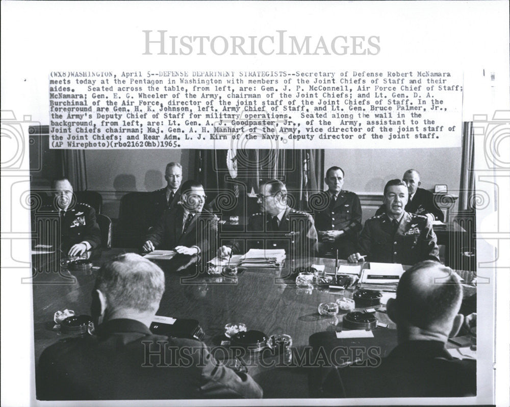 1965 Press Photo Defense Robert McNamara Pentagon Washington - Historic Images