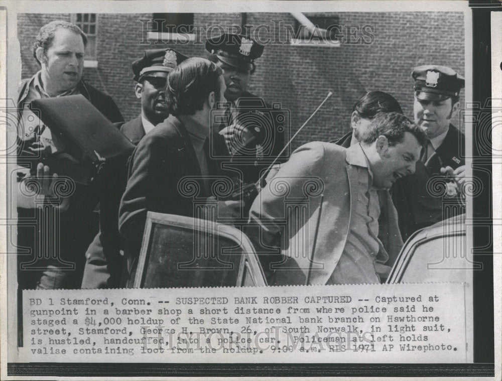 1971 Press Photo Stamford Hawthorne George Brown South Norwalk  Suspected Bank - Historic Images