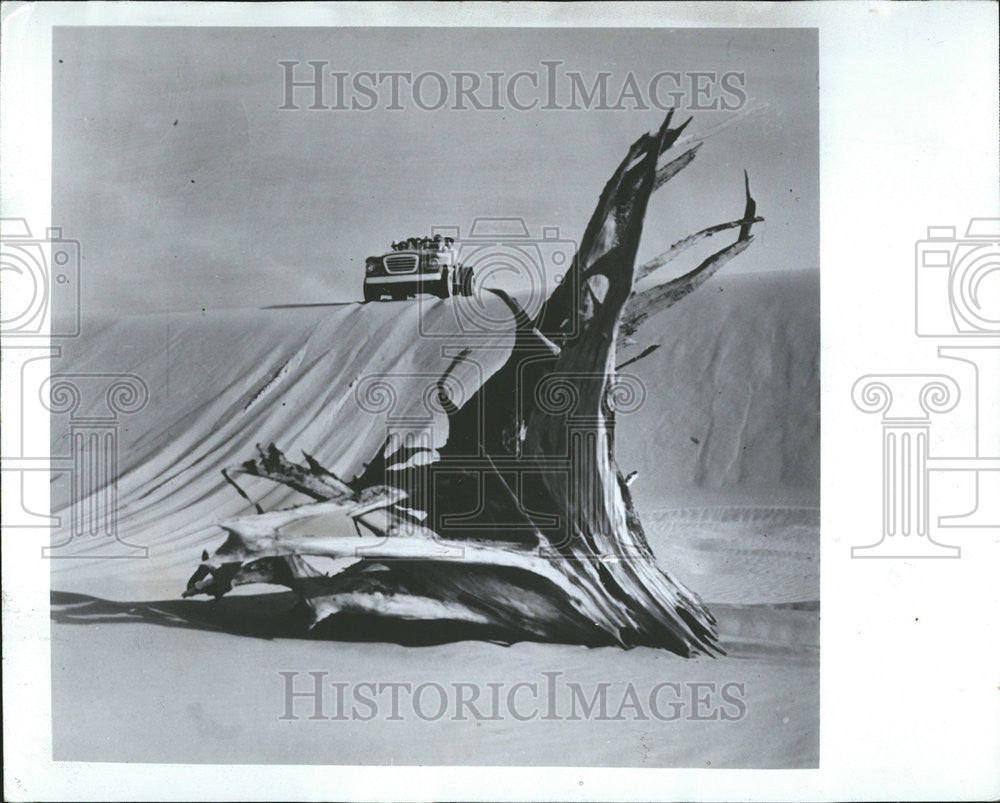 1966 Press Photo Sand Mich Silver Lake Car - Historic Images