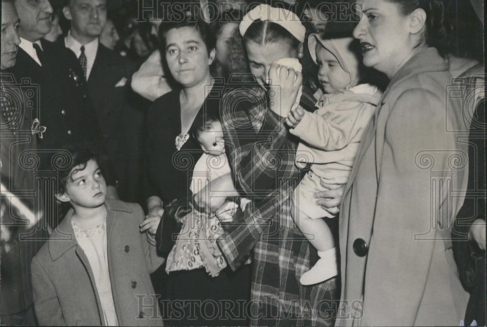 1944 Press Photo Superior Judge John Lewis court parent public school Lois - Historic Images