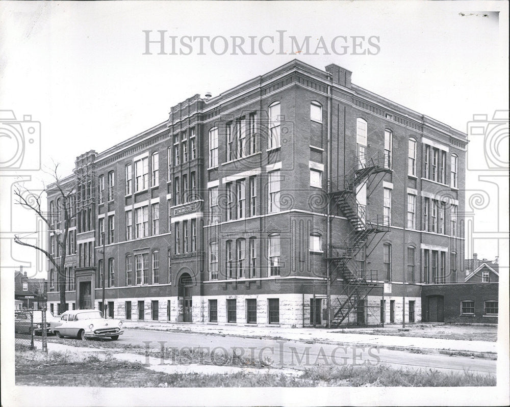 1960 Press Photo Langland School Building For Sale Chicago Exterior - Historic Images