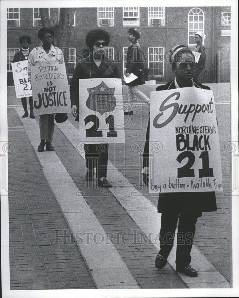 1969 Press Photo Student Hunger Strike Places Cards - Historic Images