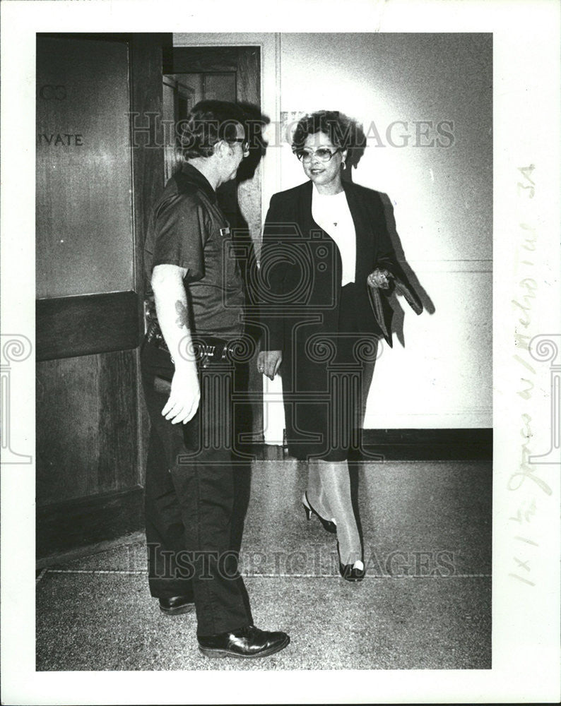 1984 Press Photo City Highland Park Treasurer Lucille Jones Martha Scott  mayor - Historic Images