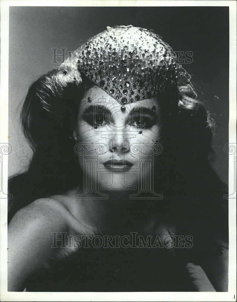 1981 Press Photo Cocktail Hats - Historic Images